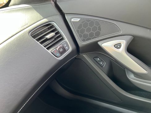 Used 2015 Chevrolet Corvette Z06 w/ 3LZ Preferred Equipment Group image 38