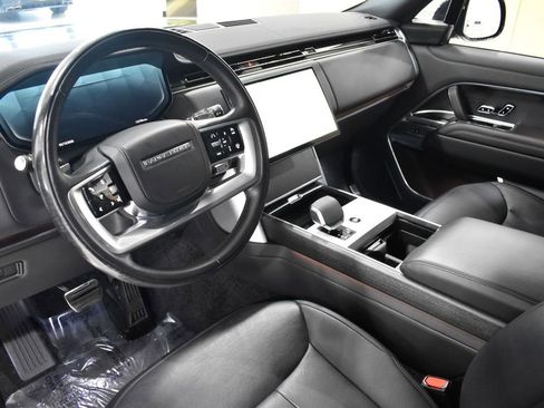 Used 2024 Land Rover Range Rover Long Wheelbase SE AWD/4WD image 17