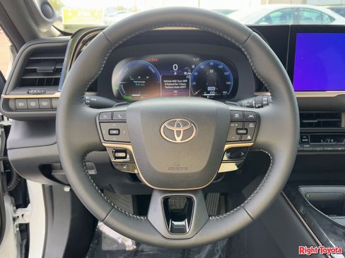 Certified 2026 Toyota Crown Signia image 21