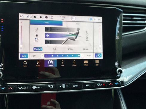 New 2024 Jeep Wagoneer 4WD w/ Premium Group I image 29