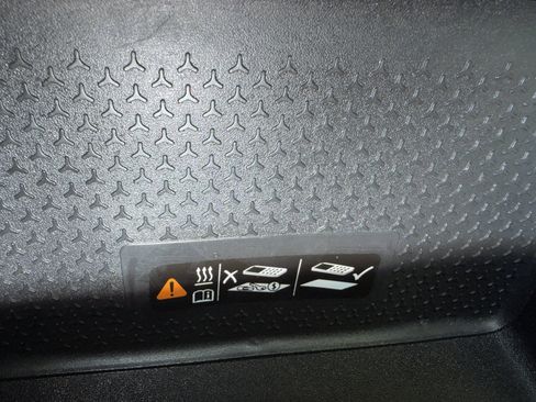 Used 2024 Chevrolet Blazer EV LT AWD/4WD image 29