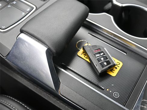 Used 2024 Acura MDX SH-AWD w/ Technology Package image 6