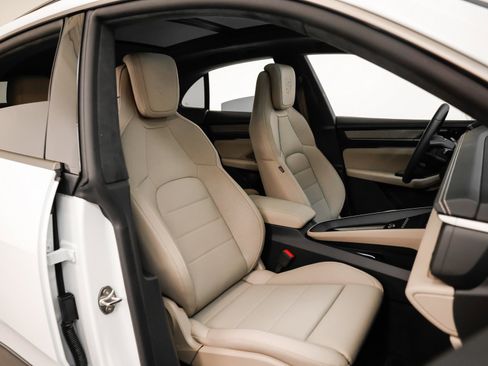 New 2025 Porsche Macan Turbo Electric image 19