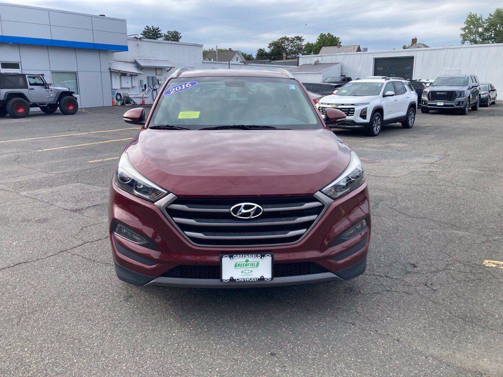 Used 2016 Hyundai Tucson Sport FWD image 2