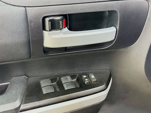 Used 2021 Toyota Tundra SR5 AWD/4WD image 17