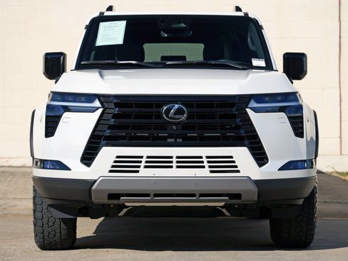 Used 2024 Lexus GX 550 AWD/4WD image 7