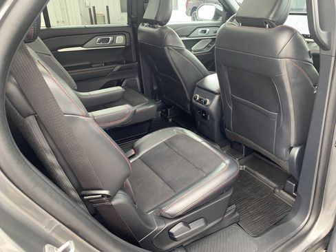 Used 2025 Ford Explorer ST AWD/4WD image 29
