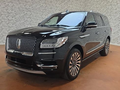 Used 2019 Lincoln Navigator Reserve image 5