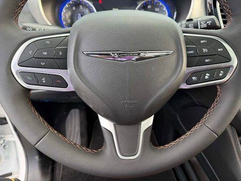 New 2026 Chrysler Pacifica Pinnacle image 27