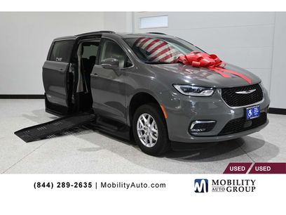Used 2022 Chrysler Pacifica Touring-L