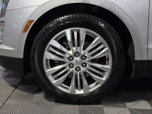 Used 2019 Cadillac XT5 Premium Luxury AWD/4WD image 16