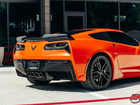 Used 2019 Chevrolet Corvette Stingray Coupe w/ Carbon Flash Badge Package RWD image 53