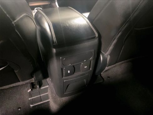 Used 2023 Ford Explorer XLT w/ Equipment Group 202A image 27