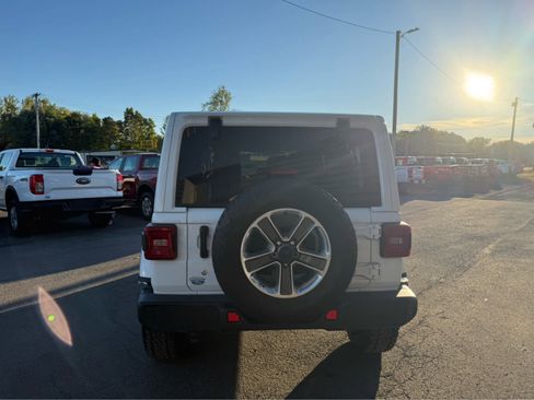 Used 2018 Jeep Wrangler Unlimited Sahara w/ Dual Top Group image 6