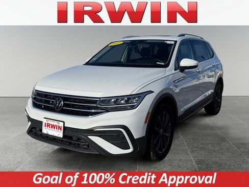 Used 2022 Volkswagen Tiguan SE image 1