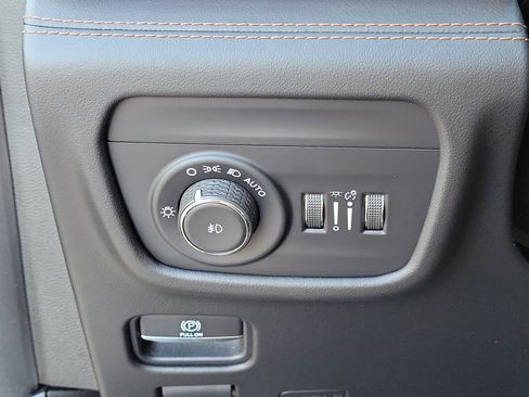 Used 2021 Jeep Grand Cherokee L Summit AWD/4WD image 35