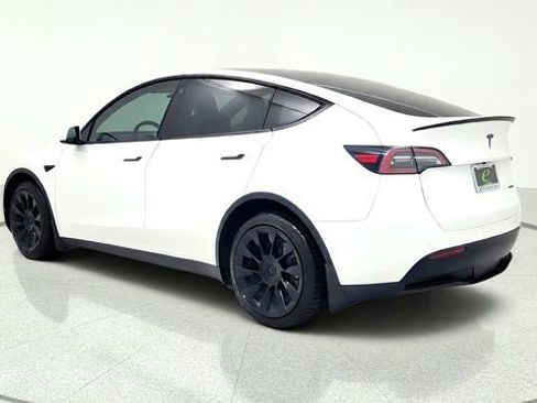 Used 2022 Tesla Model Y Long Range AWD/4WD image 6