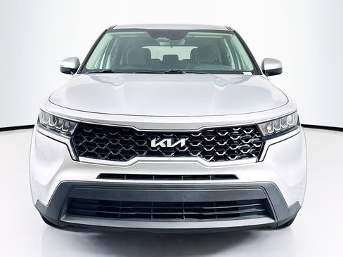 Used 2022 Kia Sorento LX FWD image 2