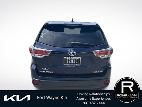 Used 2016 Toyota Highlander XLE AWD/4WD image 4