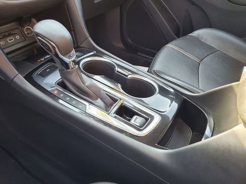 Used 2023 Chevrolet Equinox Premier image 26