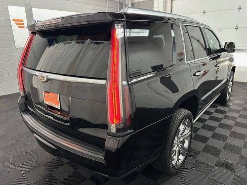Used 2017 Cadillac Escalade Platinum AWD/4WD image 9