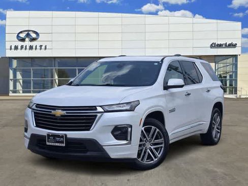 Used 2022 Chevrolet Traverse High Country FWD image 1