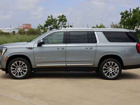 New 2026 GMC Yukon XL Denali w/ Denali Reserve Package RWD image 5