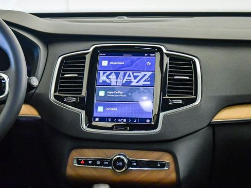 Certified 2024 Volvo XC90 B6 Plus image 14