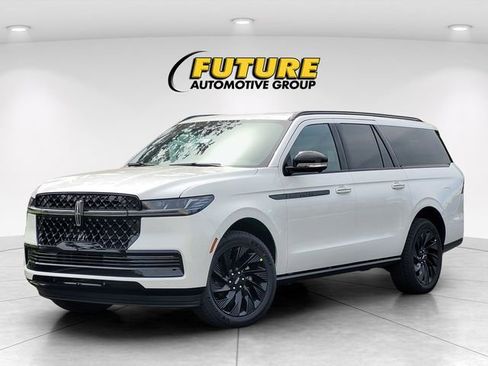 New 2026 Lincoln Navigator L Reserve AWD/4WD image 2