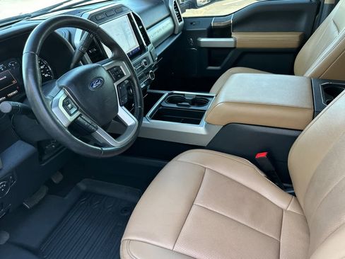 Used 2022 Ford F250 Lariat w/ Chrome Package image 11