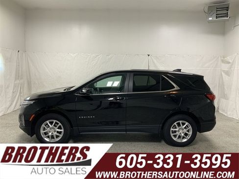 Used 2023 Chevrolet Equinox LT w/ Driver Convenience Package image 1