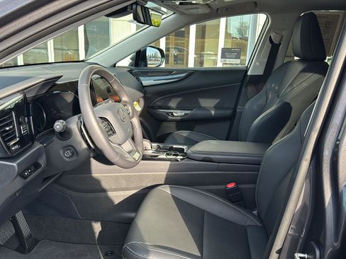 Certified 2025 Lexus NX 250 FWD w/ Towing Package (2000 Lbs) image 8