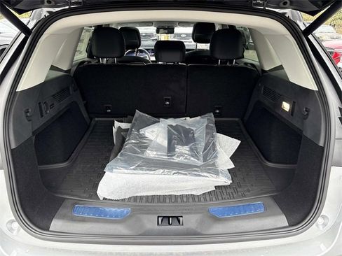 New 2026 Lincoln Nautilus Reserve w/ Jet Appearance Package image 12