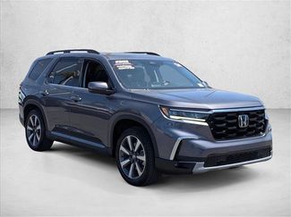 Used 2024 Honda Pilot Touring video 3