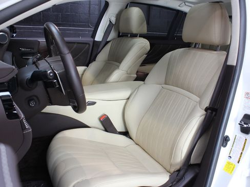 Used 2020 Lexus LS 500 w/ Luxury Package image 39