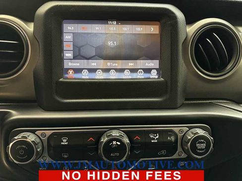 Used 2021 Jeep Gladiator Sport image 20