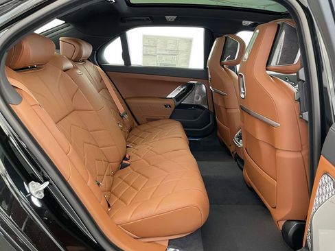 New 2026 BMW i7 xDrive60 w/ Executive Package AWD/4WD image 18