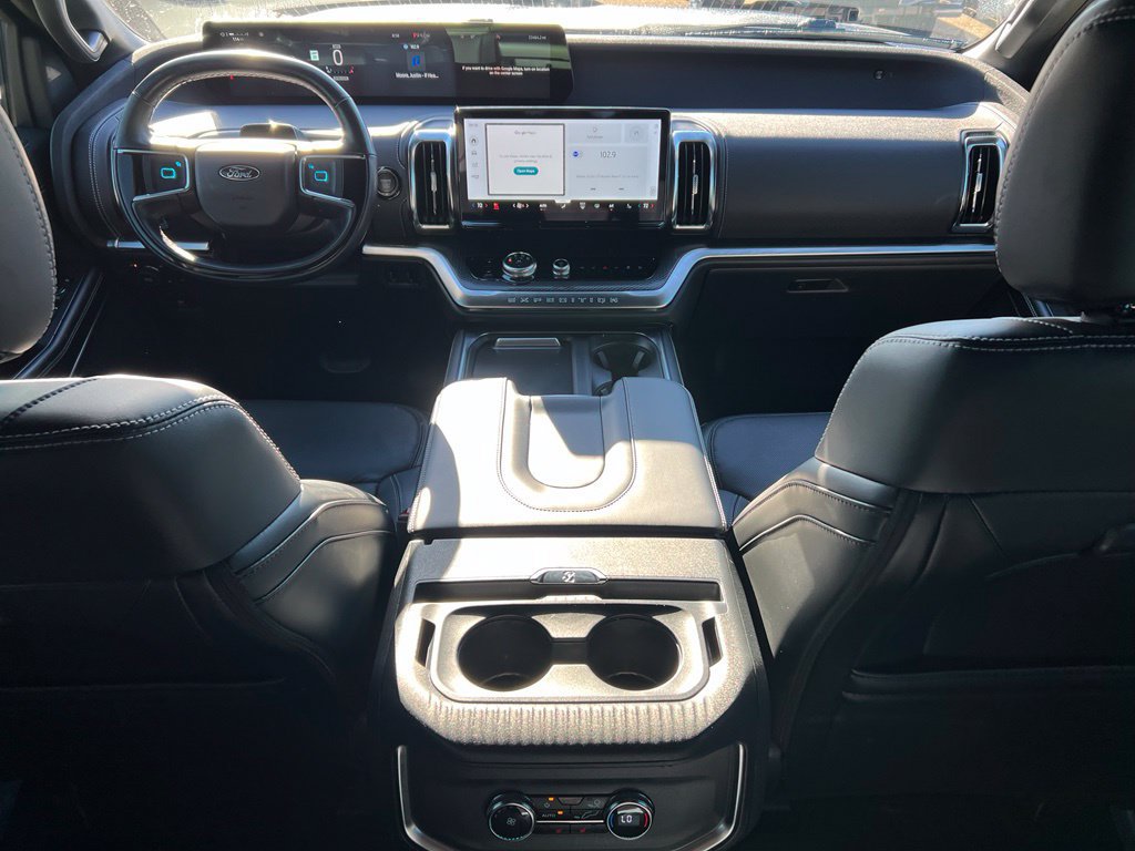 Used 2025 Ford Expedition Platinum w/ Stealth Performance Package AWD/4WD image 26