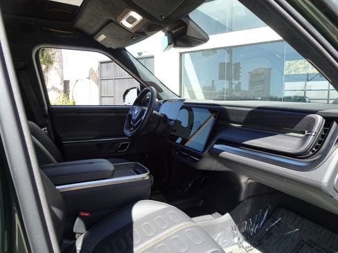 Used 2023 Rivian R1T Adventure image 20