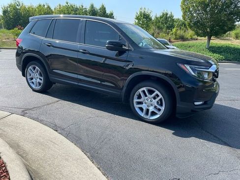 Used 2025 Honda Passport EX-L image 3