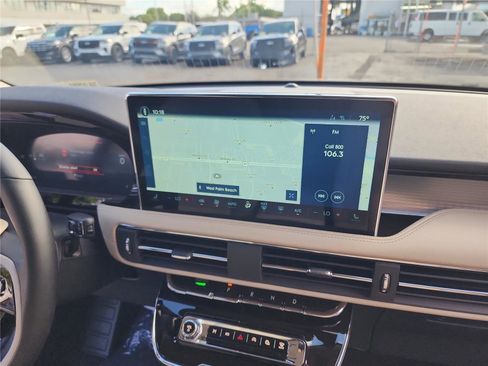 New 2026 Lincoln Corsair Premiere image 25