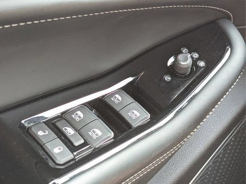 Used 2023 Jeep Grand Cherokee Overland AWD/4WD image 21