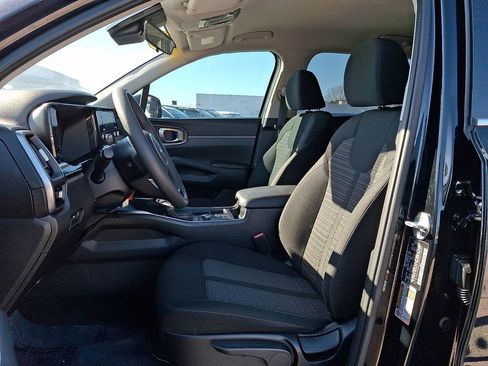 Used 2023 Kia Sorento LX image 15