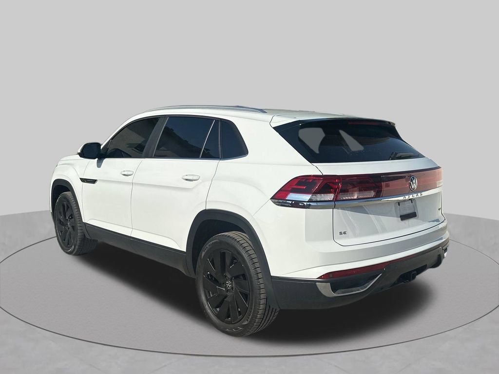 Used 2024 Volkswagen Atlas Cross Sport SE AWD/4WD image 3