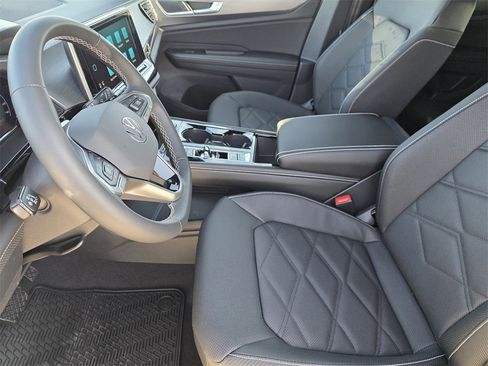 New 2026 Volkswagen Atlas Cross Sport SE image 10