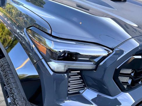 Certified 2025 Toyota Tacoma TRD Pro AWD/4WD image 28