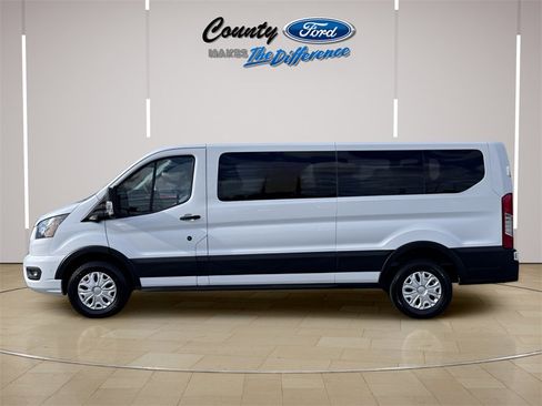 Used 2023 Ford Transit 350 XLT image 3