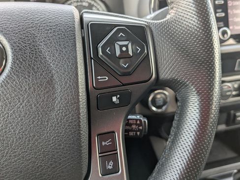 Used 2021 Toyota Tacoma TRD Off-Road w/ Technology Package AWD/4WD image 21