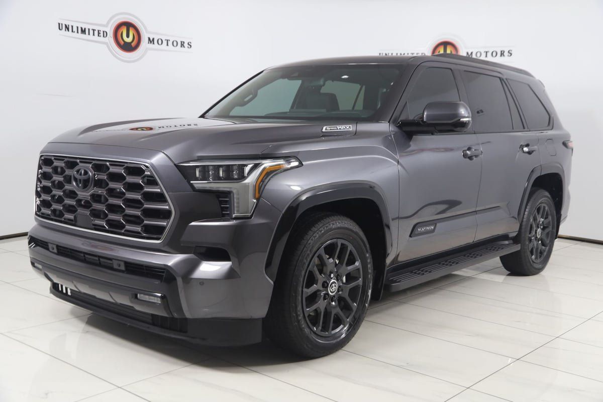 Used 2024 Toyota Sequoia Platinum AWD/4WD image 5