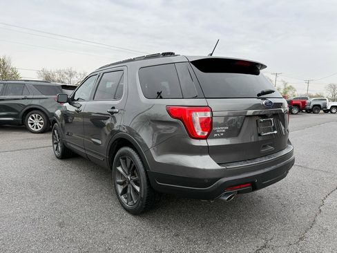 Used 2018 Ford Explorer XLT w/ Equipment Group 202A image 4